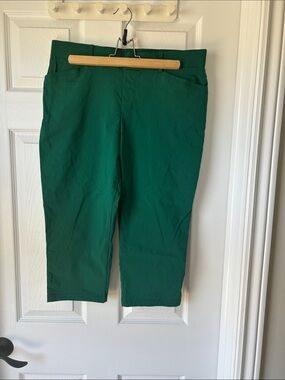 Forest Green Women’s Capri